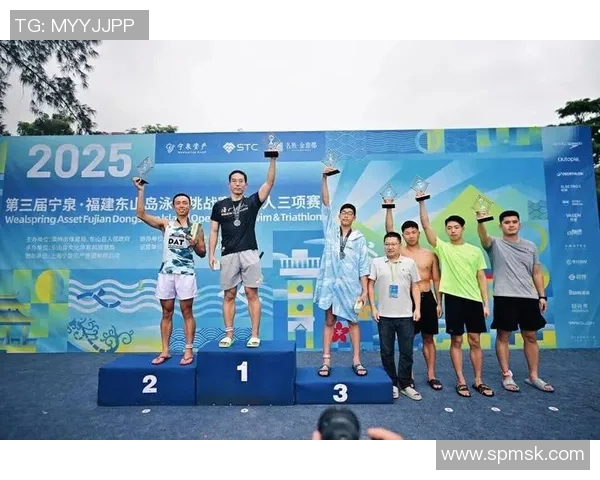 全国游泳比赛激烈角逐 展现顶级选手风采与竞技精神