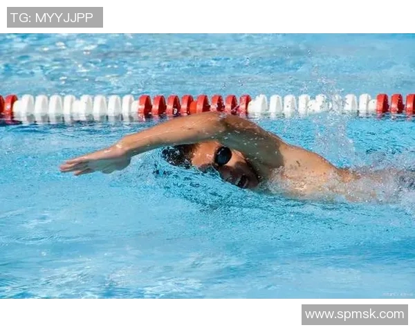 自由泳呼吸技巧全面解析让你的游泳更轻松高效 自由泳呼吸技巧全面解析让你的游泳更轻松高效