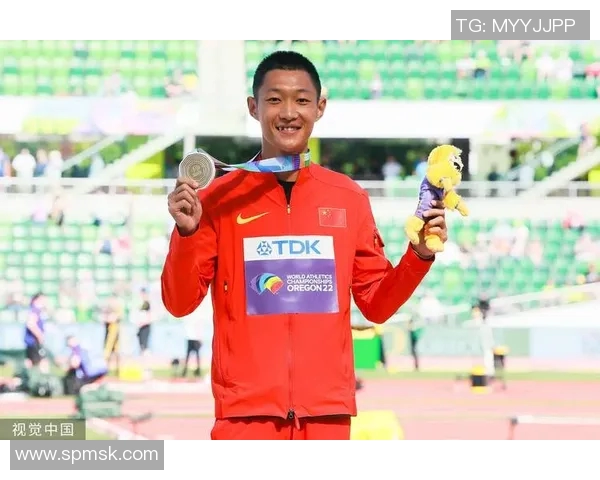 专访王伟：探寻足球成功背后的秘密与智慧